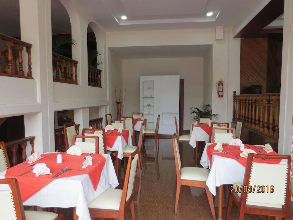 Hotel Cumanda Alfaro Esterno foto