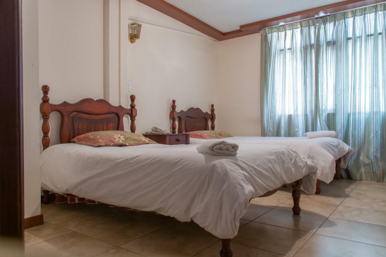 Hotel Cumanda Alfaro Esterno foto