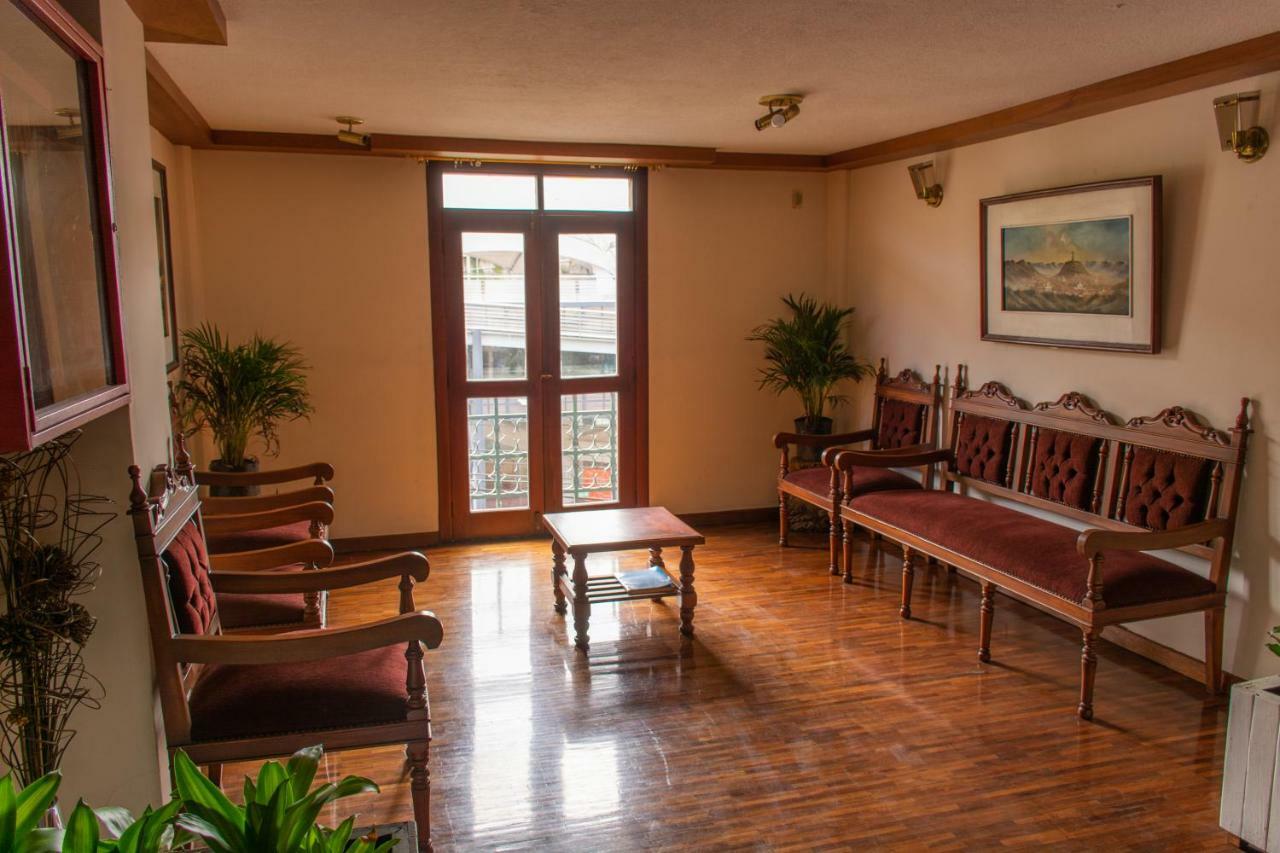 Hotel Cumanda Alfaro Esterno foto