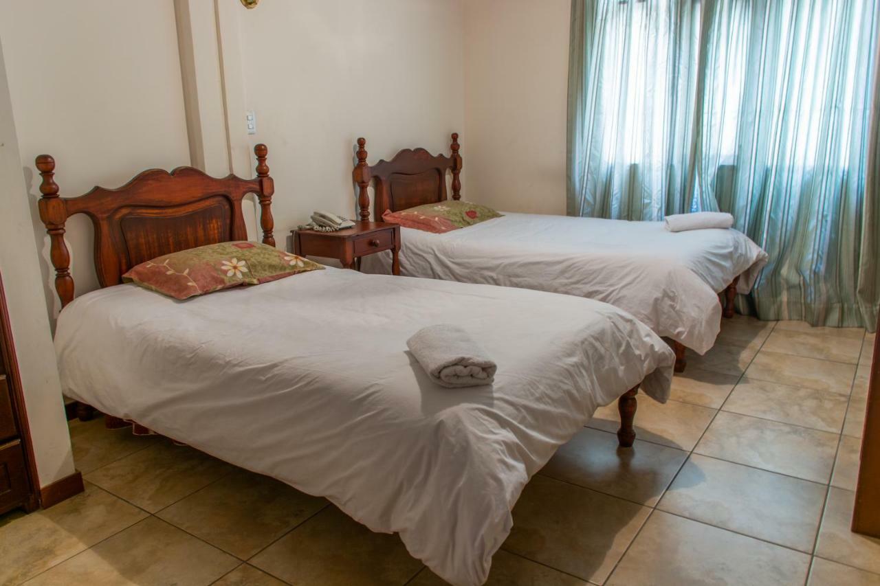 Hotel Cumanda Alfaro Esterno foto