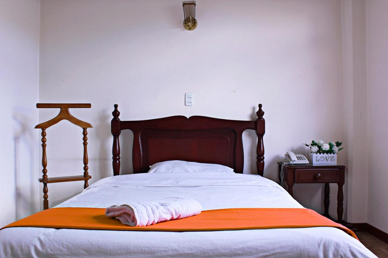 Hotel Cumanda Alfaro Esterno foto