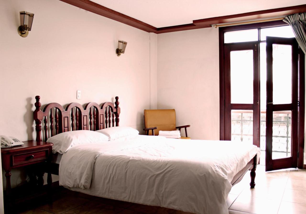 Hotel Cumanda Alfaro Esterno foto