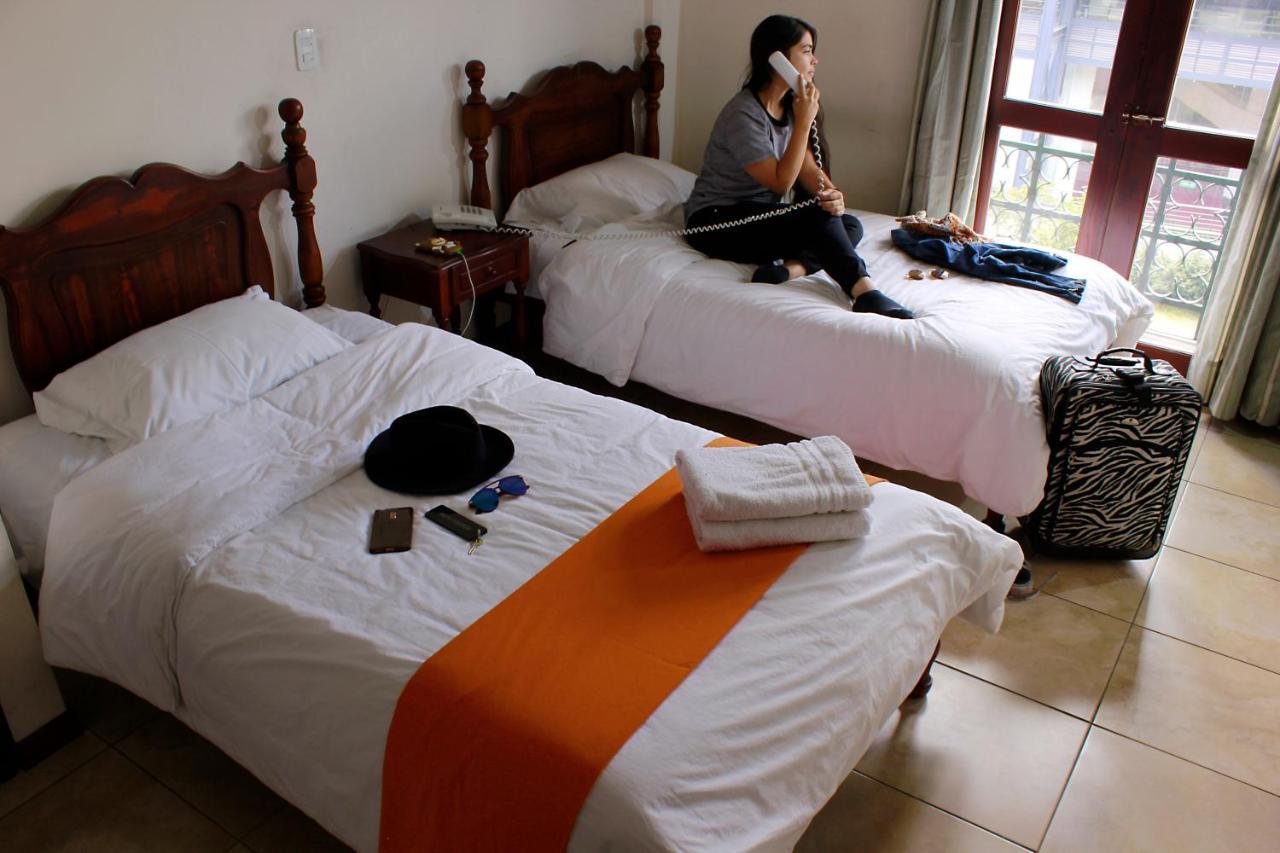 Hotel Cumanda Alfaro Esterno foto